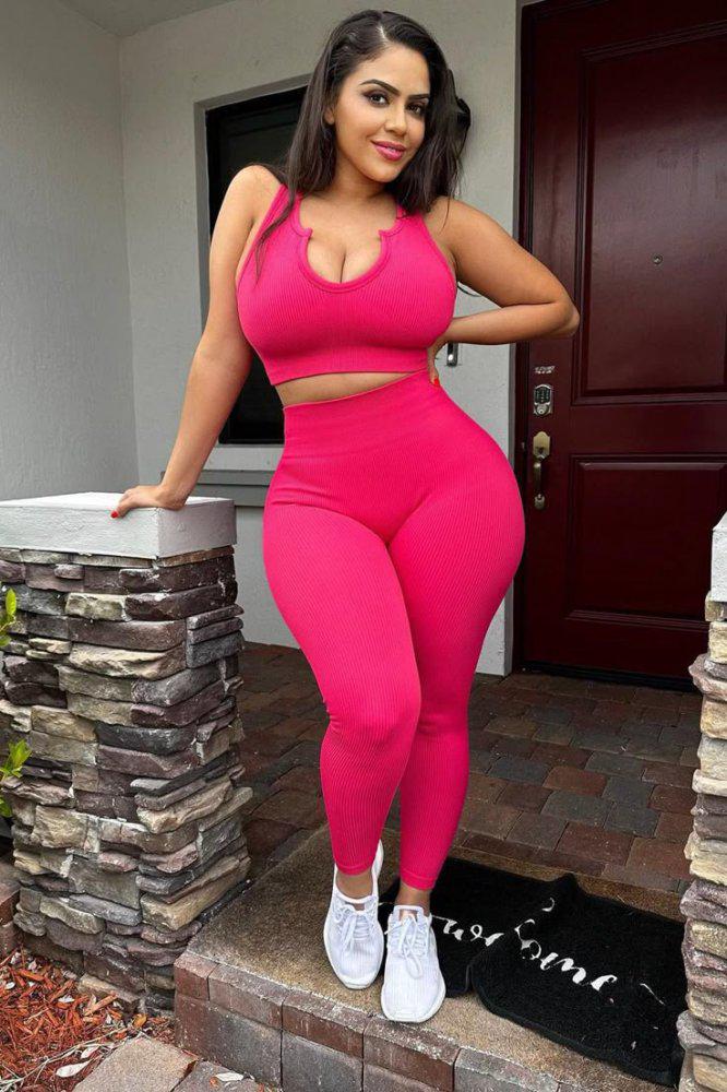 Model Jessenia Rebecca